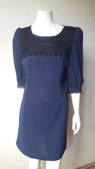 Stilinga minimalistinė mėlyna suknelė