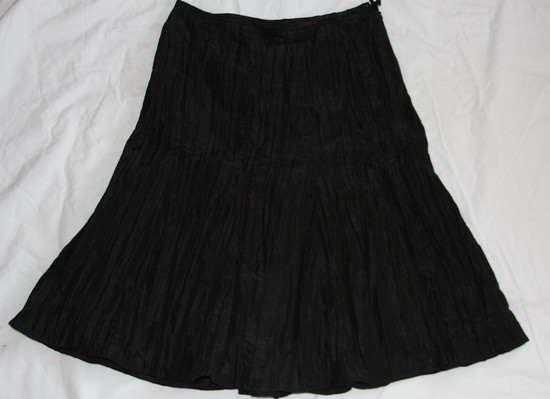 Puoštas juodas sijonas