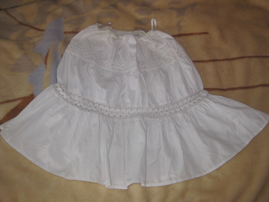 baltas vasarinis sijonas