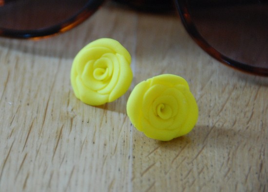auskarai - geltonos rožytės