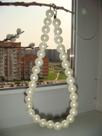 Netikrų perlų vėrinys