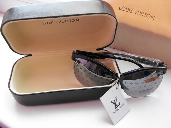 ISSKIRTINIAI Louis Vuitton akiniai