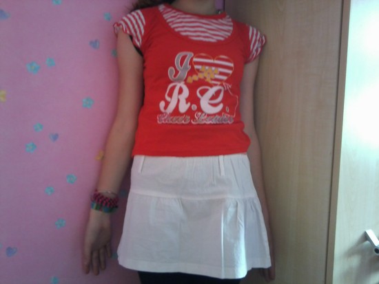 Raudonas vasariskas kostiumelis mergaitei
