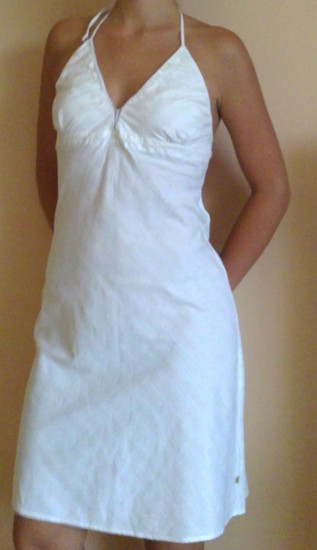 Balta vasaros suknelė