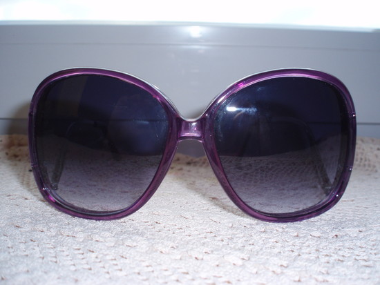Violetiniai akiniai nuo saules