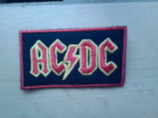 AC/DC antsiuvas