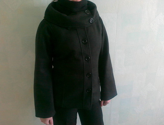 Naujas juodas stilingas paltukas