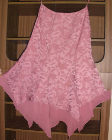 Rožinis kostiumėlis
