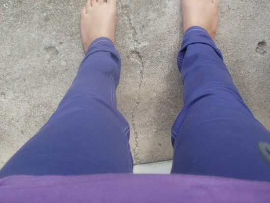 Violetiniai džinsai 