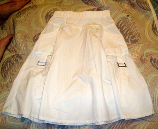 sijonas baltas