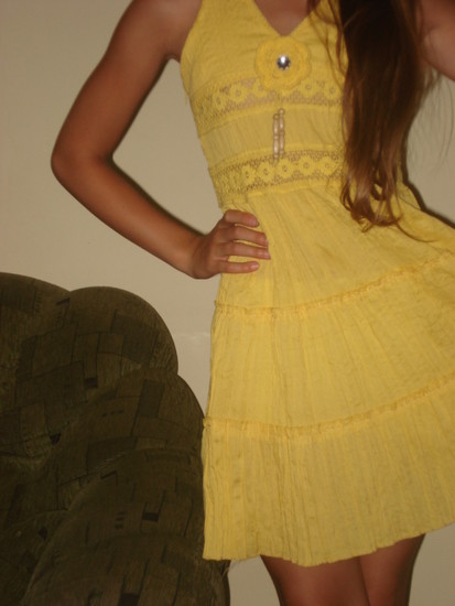 Geltona suknelė mergaitei