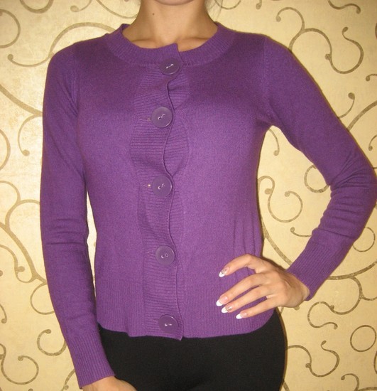 Gražus viotelinis megztinukas