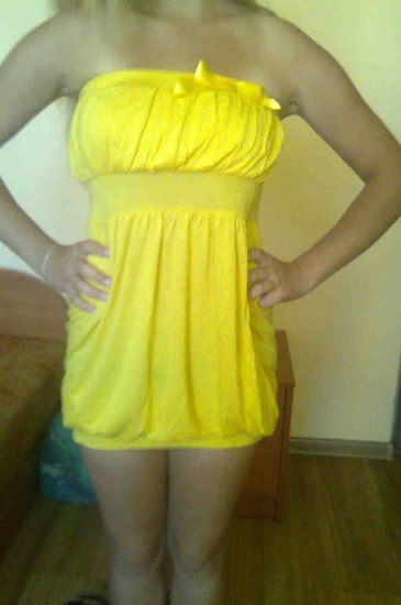 Geltona suknele :)
