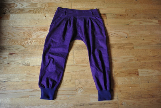 Violetinės kelnės