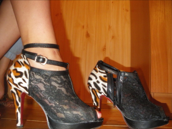 Aukštakulniai ,,Leopard sandals