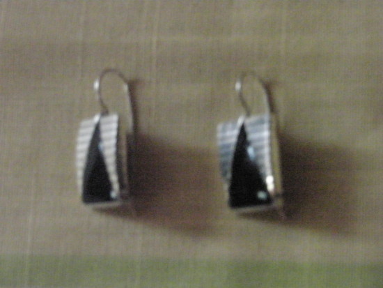 sidabriniai auskarai 525 su onikso akmeniu