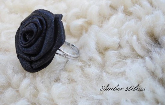 Black rose žiedas