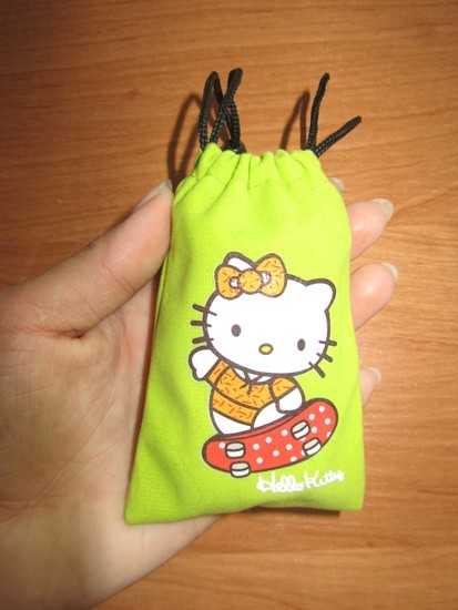 Naujas Hello Kitty mobiliojo telefono dėkliukas