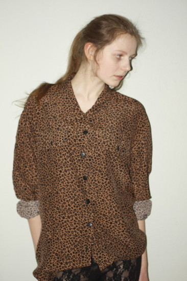 Leopardinio rašto marškiniai