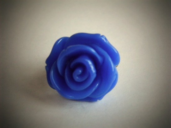 Žiedas mėlyna rožė (royal blue) rezervuota