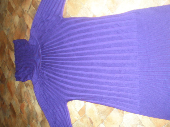 violetinė suknelė-tunika