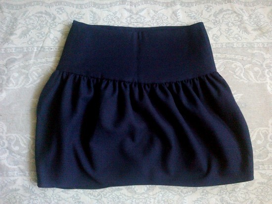 Tamsiai melynas sijonas