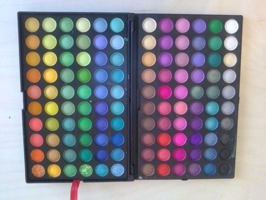 120 spalvų akių šešėliai