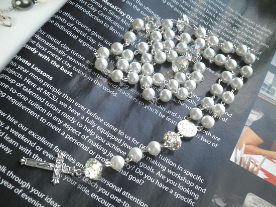 baltų stiklo perlų rožančius