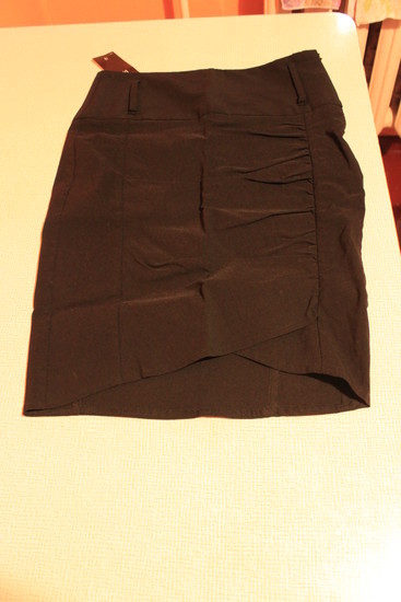 Juodas klasikinis aukštu liemeniu sijonas