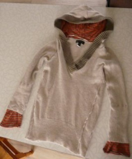 MNG laisvo stiliaus megztinis su gobtuvu