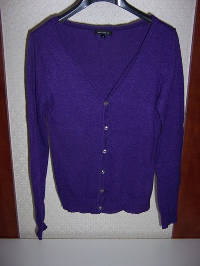 REZERVUOTA Naujas violetinis megztinis