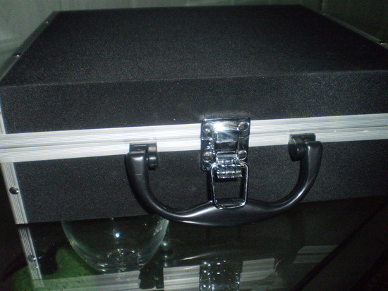 juodas lagaminas