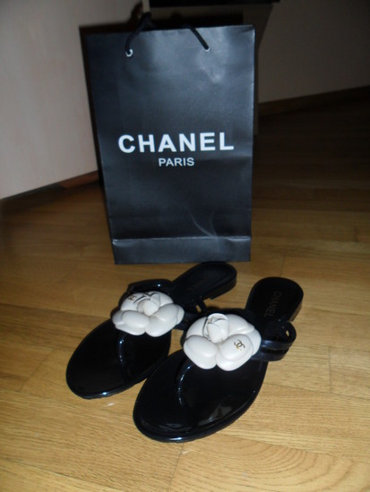 Naujos Chanel basutes