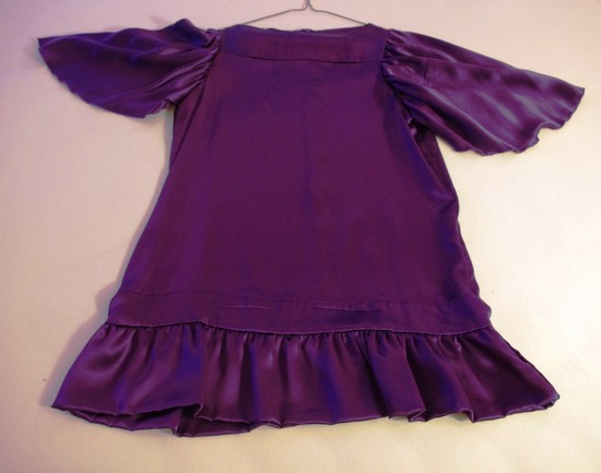 Violetinė šilko suknelė