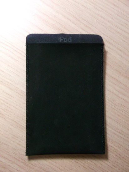 Juodas iPod dėkliukas