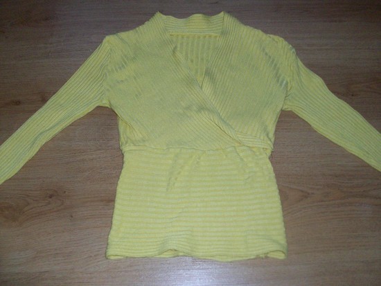 geltonas megztinis