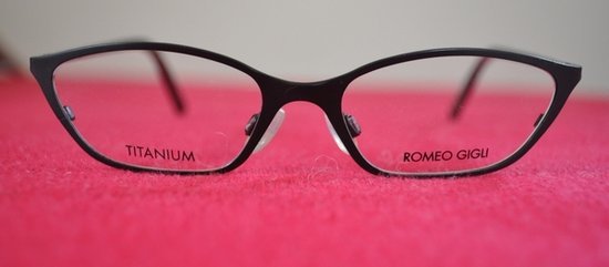 Romeo Gigli originalūs akiniai.