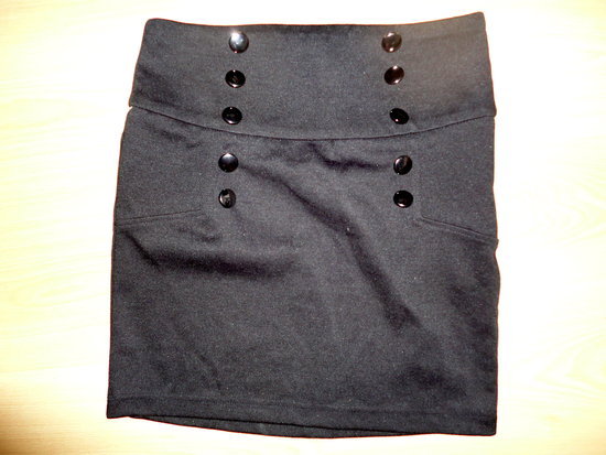 Naujas juodas sijonas