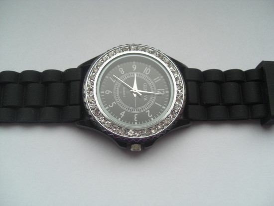 Moteriškas juodas silikoninis laikrodis