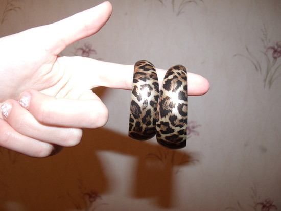 leopardiniai auskarai