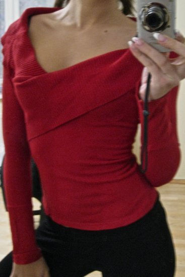 Raudonas BERSHKA megztinis