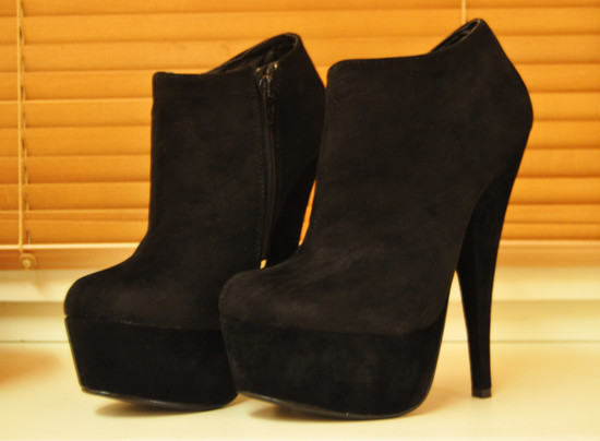High heels juodi