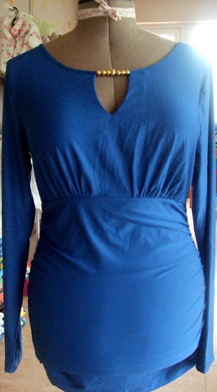 mėlyna suknelė