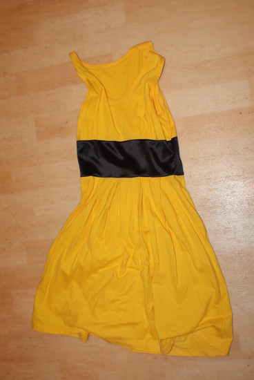 Rankų darbo geltona suknelė