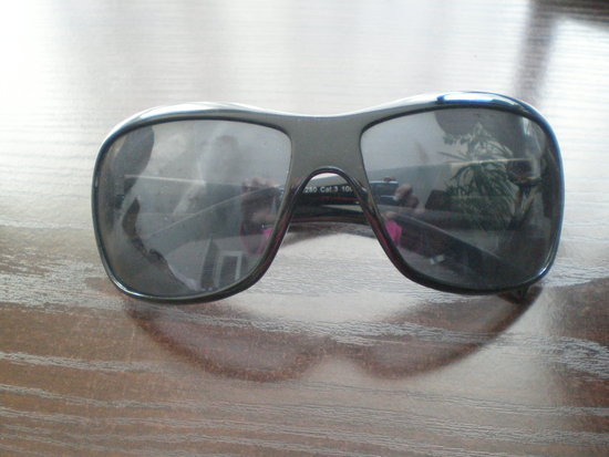 akiniai nuo saulės,juodi