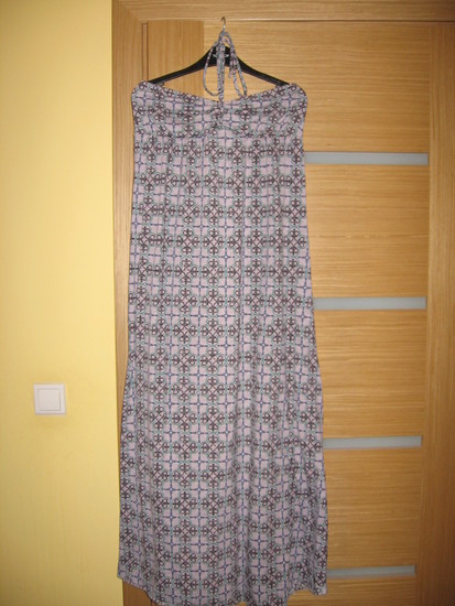 Pilka ilga suknelė