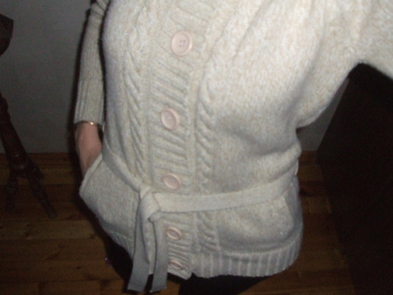 siltas  smelio spalvos megztinis