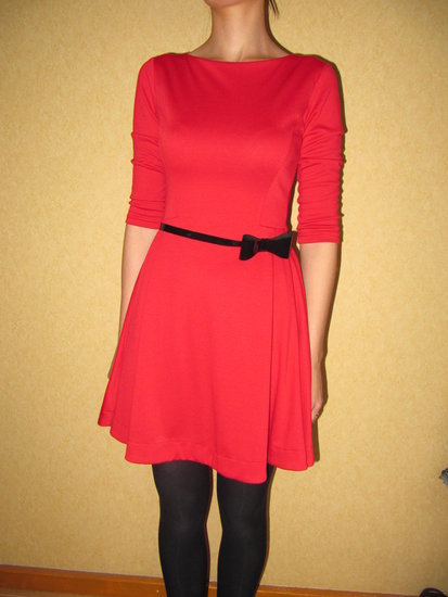 nauja raudona suknelė