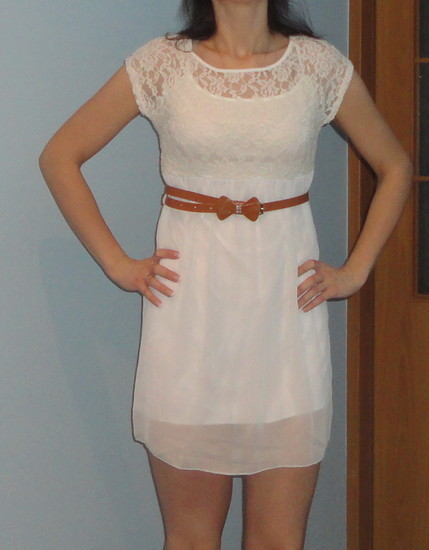 Nauja balta progine suknute