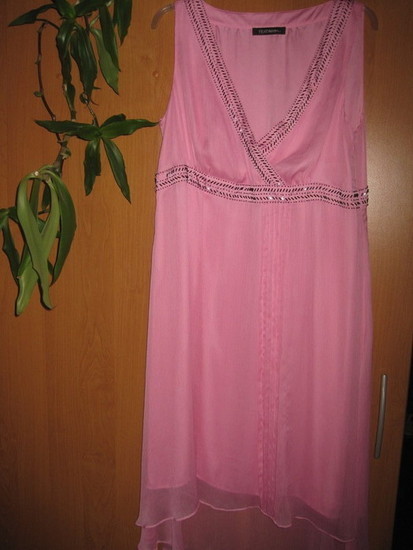 Šventinė, rožinė suknelė.